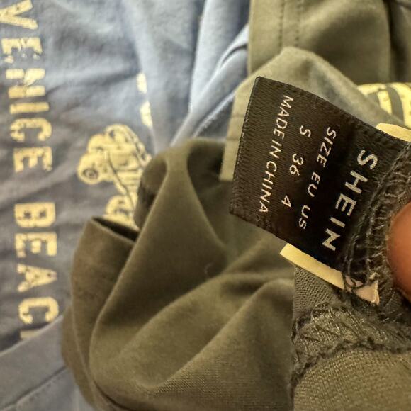 2 Pack Bundle Athleisure Graphic Tees Roller Derby Blue Brooklyn Cropped Black - Picture 4 of 5